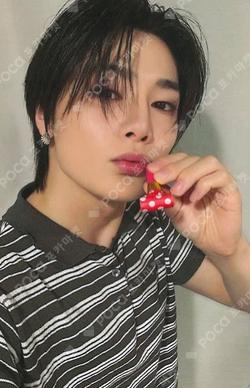 KARMA YIZHIYU I.N photocard image