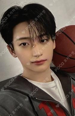 2026 SEASON'S GREETINGS WE ARE CRAVITY CREW KTOWN4U JUNGMO photocard image