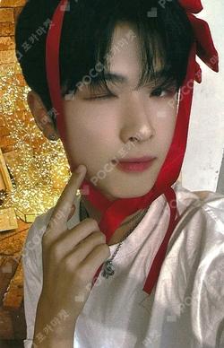 UNDENIABLE JUMP UP Oh Hyeon Tae photocard image