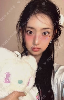 2026 SEASON'S GREETINGS [KiiiKiii POP INTO COMIC] LEESOL photocard image