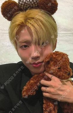 Electric Heart : Born to Glow MAKESTAR MIN HO photocard image