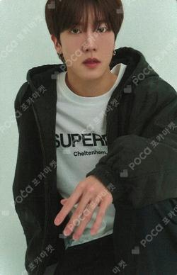 EI8ER LIMITED meets: [OMEGA X] RANDOM TRADING CARD JUNGHOON photocard image