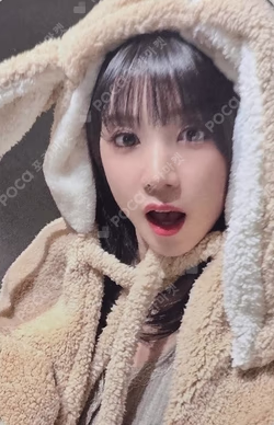 RE : LOVE APPLEMUSIC ChoRong photocard image