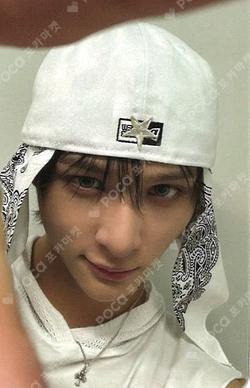 LOUD & PROUD APPLEMUSIC MACKIAH photocard image