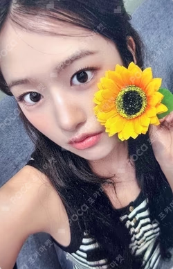 IVE SECRET QQ MUSIC YUJIN photocard image