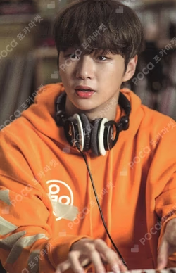 NEVER STANDING STILL KANG DANIEL photocard image