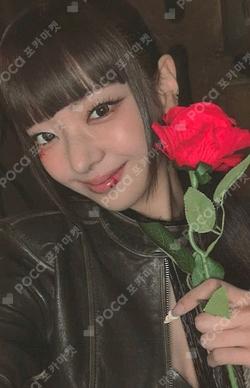 TUNNEL VISION POCAALBUM Ver. B LIA photocard image