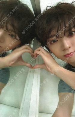 Imagen de la photocard de BRIAN de AMPERSANDONE