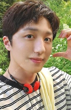 SF9 2026 SEASON'S GREETINGS - Pause & Play FNC STORE CHA NI photocard image