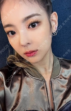 CRAZY IN LOVE SOUND WAVE LIA photocard image