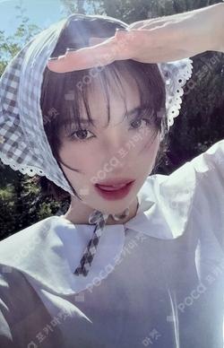 2026 SEASON'S GREETING i-dle & Soil Co. Berriz Shop SOYEON photocard image