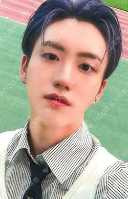 Youth Chapter 3 : ROMANTIC YOUTH APPLEMUSIC YEWANG photocard image