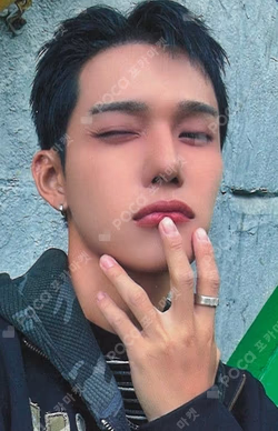 2026 SEASON’S GREETINGS fromm store SEUNGHOON photocard image