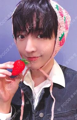 My First Flip MAKESTAR Donghyeon photocard image