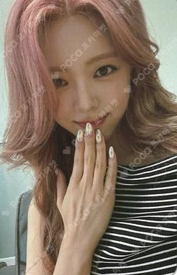 Girls Will Be Girls SOUND WAVE YUNA photocard image