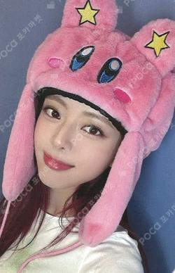 Girls Will Be Girls MAKESTAR YUNA photocard image