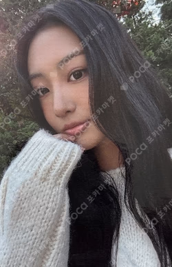 MEOVV 2026 The 1st Season’s Greetings [MEOVV] EVERLINE GAWON photocard image