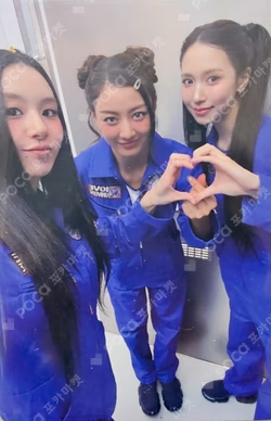 2025 TWICE FANMEETING [10VE UNIVERSE] TOY CAMERA