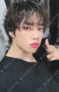 Unexpected YIZHIYU SUNWOO photocard image