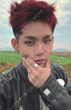 PLEASURE YELLOW/GREEN VER. WEVERSE