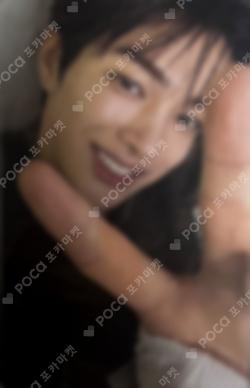 COLOR OUTSIDE THE LINES YIZHIYU LUCKY DRAW KEONHO photocard image