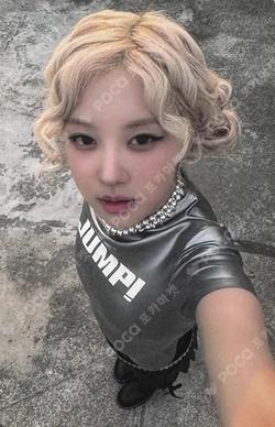 BLACKPINK WORLD TOUR DEADLINE IN JAPAN POP-UP STORE REWARD ROSE photocard image