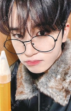 LOST JUMP UP JunWoo photocard image