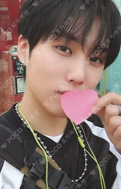 2026 SEASON’S GREETINGS [SKATER BOYZ] JACOB photocard image