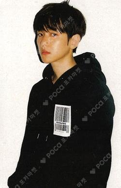 Privé Alliance BAEKHYUN photocard image