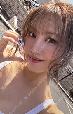 THIS IS FOR POLAROID ver. IS ver. MOMO photocard image