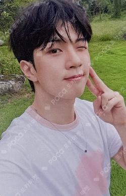 2026 SEASON'S GREETINGS [Re : Member] SOUND WAVE YOO HWE SEUNG photocard image