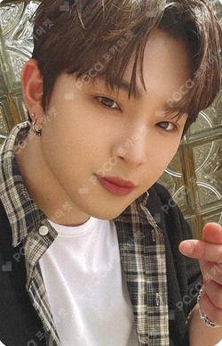 ONEUS 2025 FAN CONCERT 'Between the Earth and the Moon Pt.3' in JAPAN TRADING CARD SET LEEDO photocard image