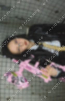 NOT CUTE ANYMORE HMV YUNAH photocard image