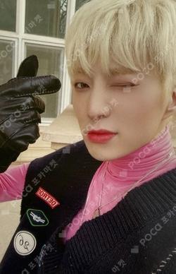 HOLIDAY DIGIPACK ver. YOON photocard image