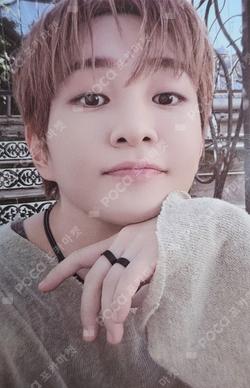 2025-26 ONEW WORLD TOUR [ONEW THE LIVE : PERCENT (%)] ENCORE CONCERT TRADING CARD ONEW photocard image