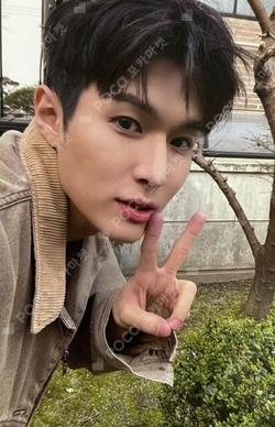 ETERNAL YOUTH : KICK IT Youth ver. UGeon photocard image