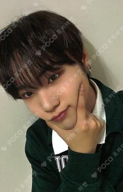 ONE QUESTION Release Event SIYUN photocard image