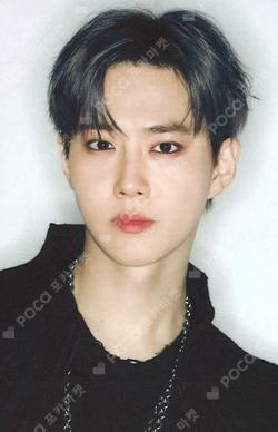 EXO POP-UP [REVERXE THE WORLD] PHOTO SET