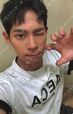 FLEX LINE ARAISE LUCKY DRAW HONGKEONHEE photocard image