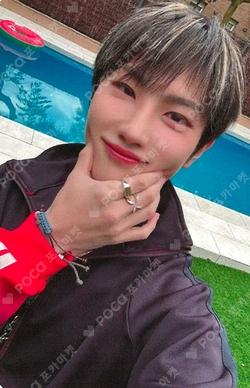 PHOTOBOOK [TNX Pages] APPLEMUSIC TAEHUN photocard image