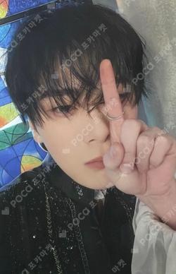 REFUGE The West Ver. MOONBIN photocard image