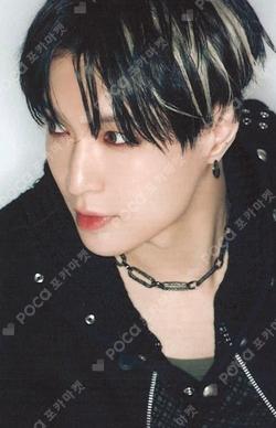 EXO POP-UP [REVERXE THE WORLD] PHOTO SET