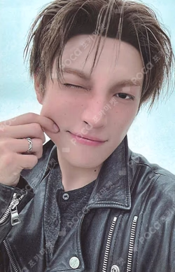 [HONGJOONG]: Petal Glow HONGJOONG photocard image