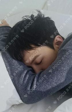 2026 G-DRAGON ‘FAM’ MEETING [FAM+ILY : FAMILY : FAM I LOVE YOU] PHOTOCARD PACK G-DRAGON photocard image