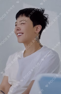 2026 G-DRAGON ‘FAM’ MEETING [FAM+ILY : FAMILY : FAM I LOVE YOU] PHOTOCARD PACK