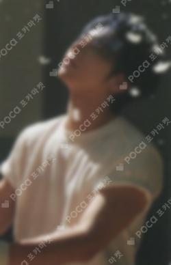 Starkissed WEVERSE LUCKY DRAW TAEHYUN photocard image