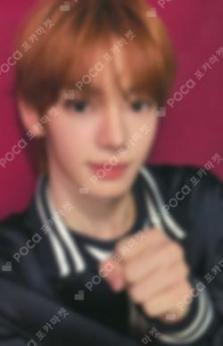 play hard YIZHIYU HANJIN photocard image