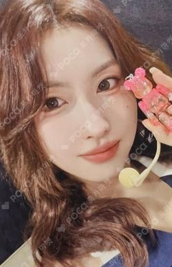 TWICE X BE@RBRICK LIMITED EDITION 100% MOMO photocard image