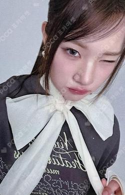 LILY BROWN JUUN photocard image