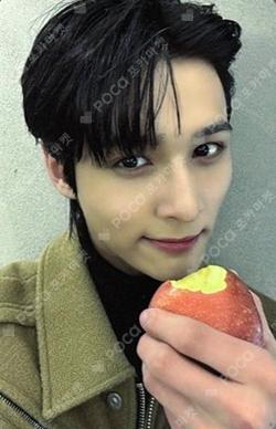 LOUD & PROUD BROADCAST MACKIAH photocard image